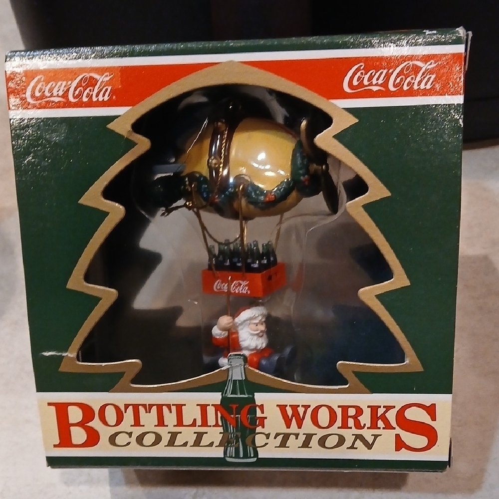 Coca Cola North Pole Express Santa Blimp Balloon Christmas Ornament 1992. NWB